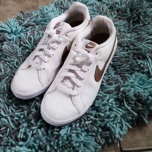 Nike Gold Court Royale